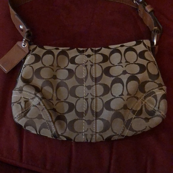 Coach Purse Excellent Condition!! - Picture 3 of 4